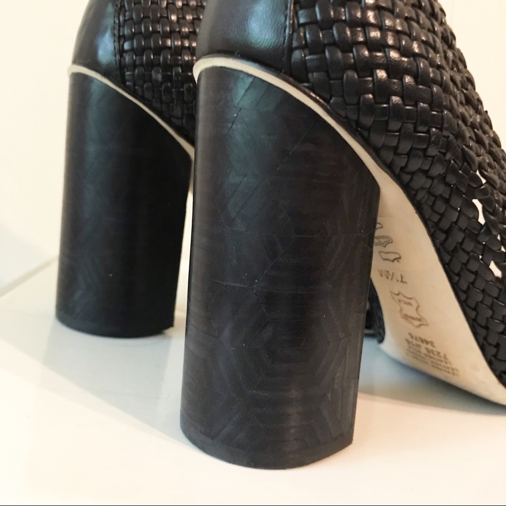 Tory Burch “Grove” pumps. - Picture 3 of 7